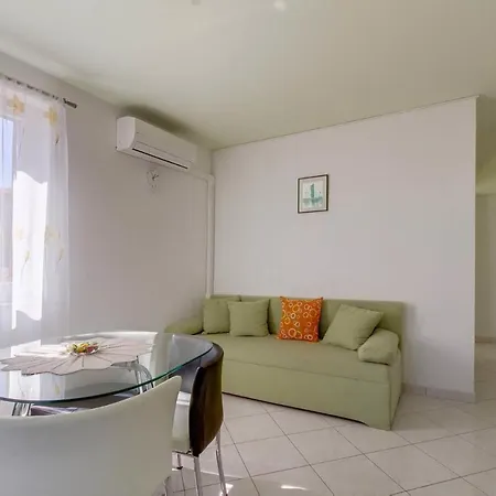 Apartman Jasna Near Cikat Bay And Center With Private Parking Mali Lošinj