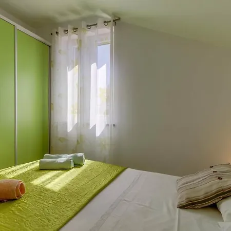 Apartman Jasna Near Cikat Bay And Center With Private Parking Mali Lošinj